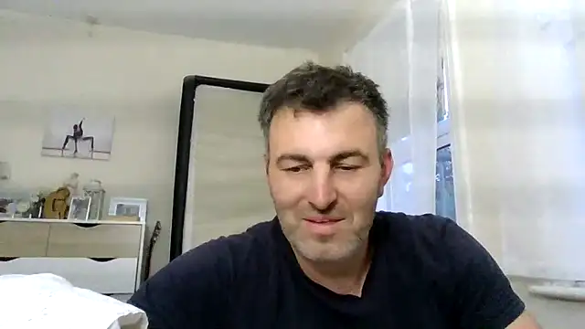 Snapshot of Hakfin666 chatting on 06-17-26, 03:42 Hakfin666 online show from 06-17-26, 03:42