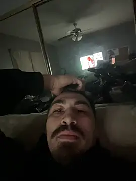 Snapshot of steezy805123 chatting on 01-15-26, 01:48 steezy805123 online show from 01-15-26, 01:48