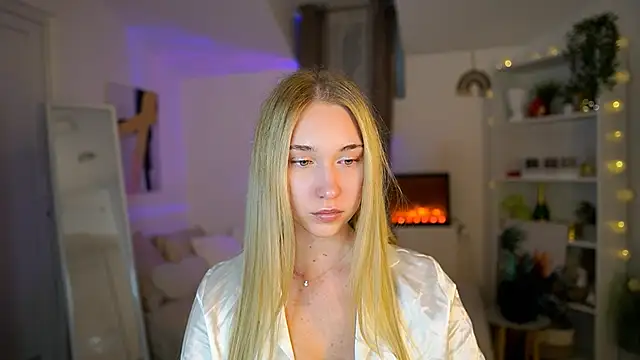 MilaBunny2000 online show from 02-12-26, 02:23