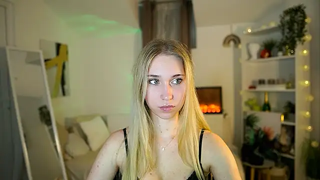 MilaBunny2000 online show from 02-22-26, 02:37