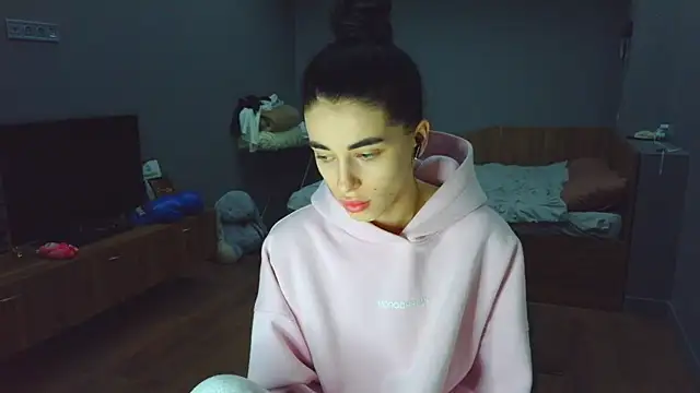 Vlada Elfie online show from 04-17-26, 07:39