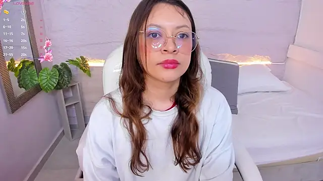Snapshot of lanna_18_ chatting on 06-15-26, 11:45 lanna 18 online show from 06-15-26, 11:45