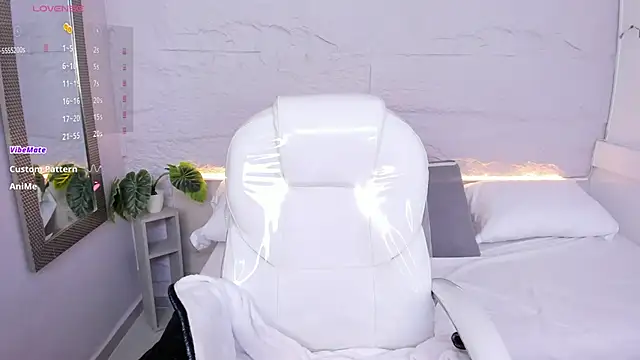 Snapshot of lanna_18_ chatting on 06-19-26, 11:25 lanna 18 online show from 06-19-26, 11:25