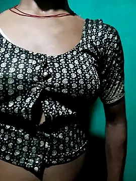 Snapshot of Alisha_beby143 chatting on 05-19-26, 06:25 Alisha beby143 online show from 05-19-26, 06:25