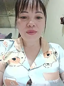 Snapshot of Sana-vn chatting on 06-11-26, 12:32 Sana-vn online show from 06-11-26, 12:32