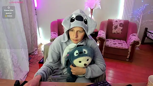 Lily Viola online show from 04-09-26, 04:01