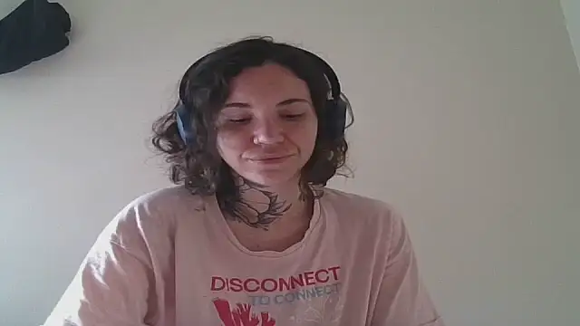 Snapshot of Dirty_Pink chatting on 04-22-26, 08:50 Dirty Pink online show from 04-22-26, 08:50