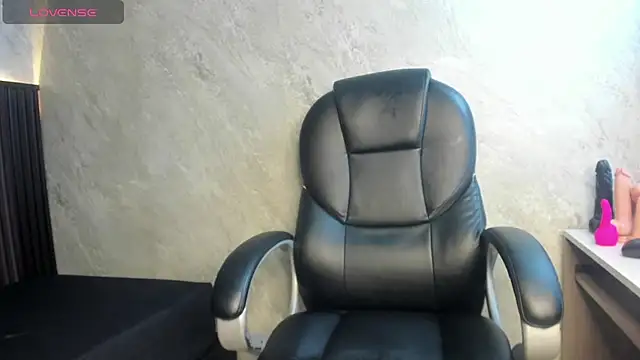 Snapshot of tanisha__lux chatting on 01-11-26, 09:20 tanisha lux online show from 01-11-26, 09:20