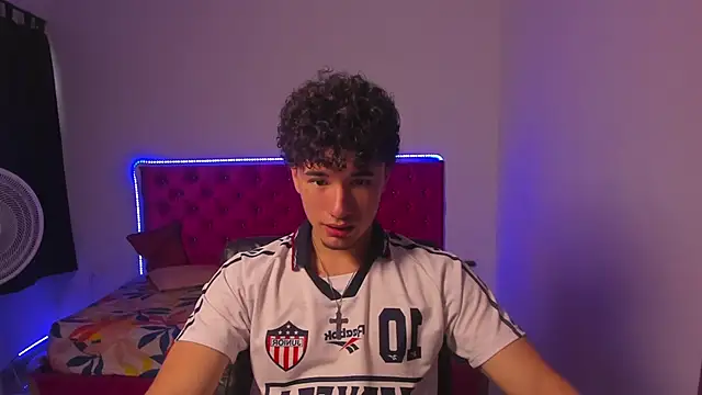 Snapshot of jean_burns chatting on 02-12-26, 07:42 jean burns online show from 02-12-26, 07:42