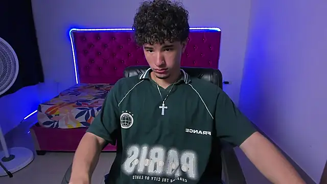 Snapshot of jean_burns chatting on 02-14-26, 07:10 jean burns online show from 02-14-26, 07:10