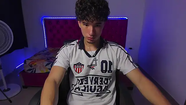 Snapshot of jean_burns chatting on 02-15-26, 08:05 jean burns online show from 02-15-26, 08:05