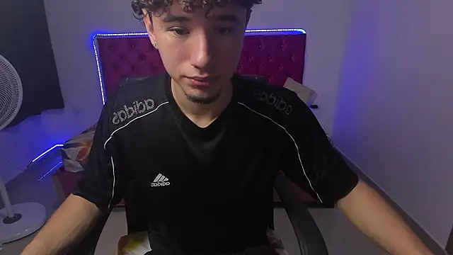 Snapshot of jean_burns chatting on 03-03-26, 07:09 jean burns online show from 03-03-26, 07:09