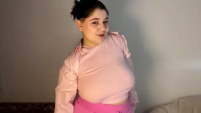 Snapshot of LunaBlakes chatting on 03-02-26, 08:43 LunaBlakes online show from 03-02-26, 08:43