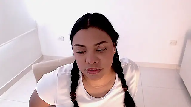 Snapshot of isabelateran chatting on 07-17-26, 06:57 isabelateran online show from 07-17-26, 06:57