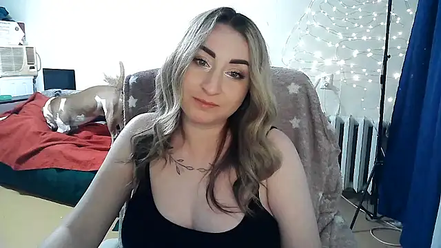 Snapshot of FoxyAnn12 chatting on 04-09-26, 01:27 FoxyAnn12 online show from 04-09-26, 01:27