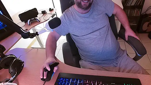 Dominic2295 online show from 02-11-26, 05:40