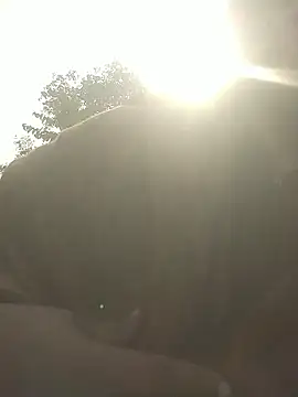 Snapshot of momo_loves chatting on 01-10-26, 09:11 momo loves online show from 01-10-26, 09:11