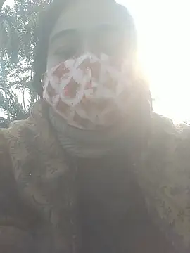 Snapshot of momo_loves chatting on 01-12-26, 09:58 momo loves online show from 01-12-26, 09:58