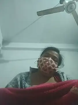 Snapshot of momo_loves chatting on 01-13-26, 04:56 momo loves online show from 01-13-26, 04:56