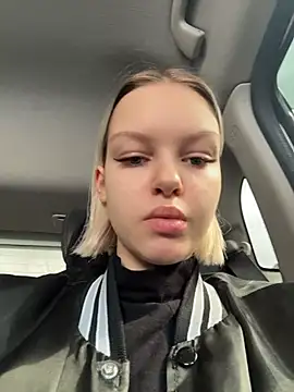 AshleyMur online show from 04-19-26, 05:18