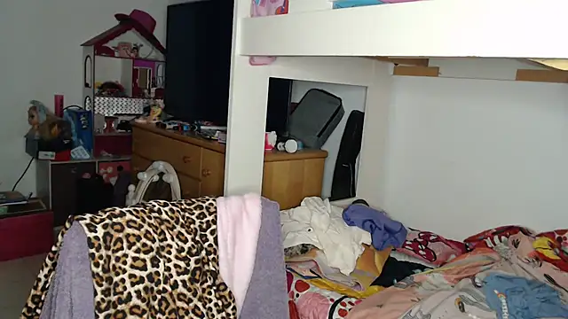 Snapshot of Piaaa3 chatting on 02-25-26, 04:22 Piaaa3 online show from 02-25-26, 04:22