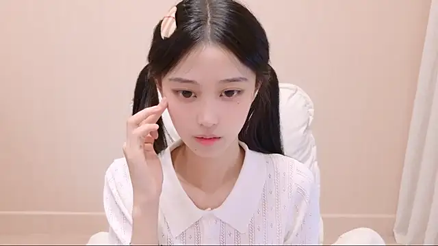 Snapshot of iiiiiiiiiu chatting on 05-11-26, 04:04 iiiiiiiiiu online show from 05-11-26, 04:04