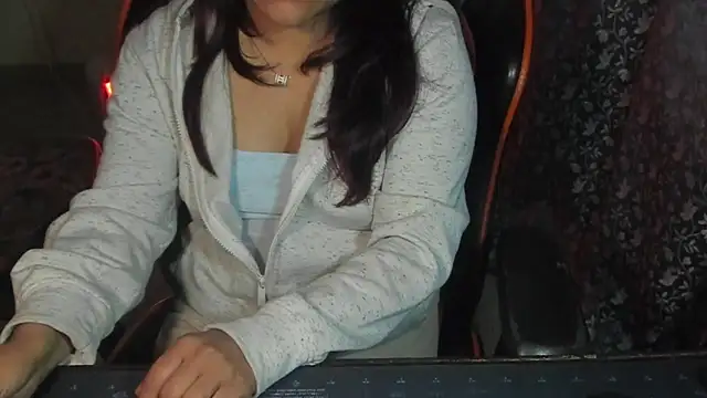 Snapshot of Tannushree chatting on 02-03-26, 11:10 Tannushree online show from 02-03-26, 11:10