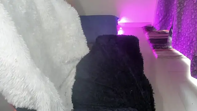 Snapshot of Tannushree chatting on 06-12-26, 06:34 Tannushree online show from 06-12-26, 06:34