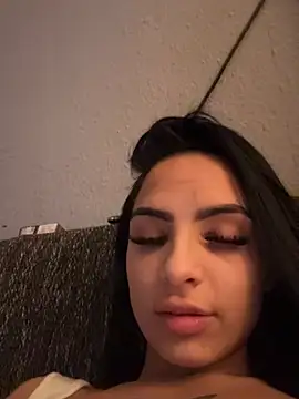 Snapshot of Evelin199 chatting on 05-03-26, 07:53 Evelin199 online show from 05-03-26, 07:53