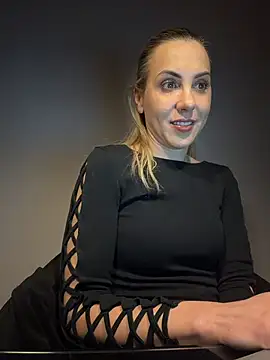 ElenaWhitmore online show from 02-04-26, 09:31