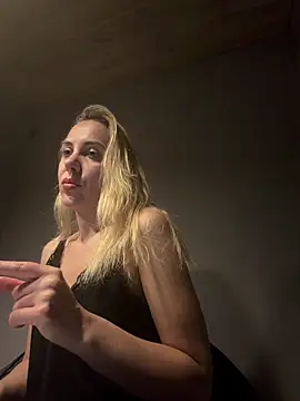 ElenaWhitmore online show from 06-09-26, 10:54