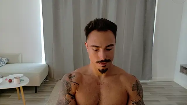Snapshot of Master_Lukas chatting on 06-19-26, 11:47 Master Lukas online show from 06-19-26, 11:47