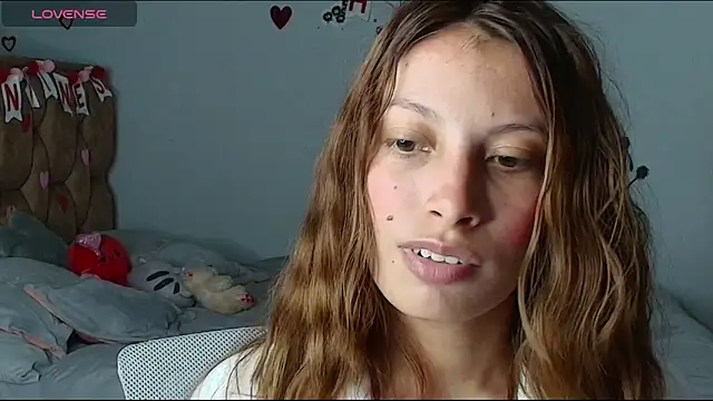 Snapshot of Sweet_moon_v_ chatting on 02-28-26, 11:06 Sweet moon v online show from 02-28-26, 11:06