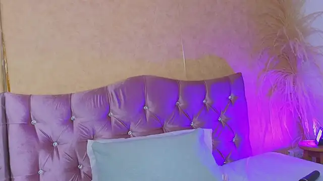 Missy 22  online show from 04-10-26, 03:06