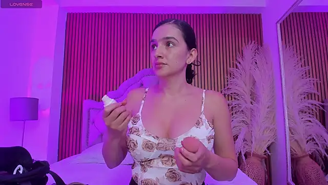 Violett hott  online show from 02-21-26, 01:01