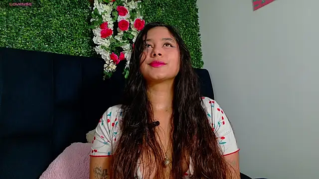 AnnaSmiles online show from 04-17-26, 06:11