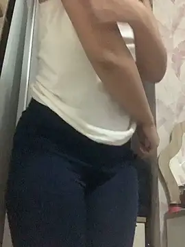 Snapshot of NaaRo-1 chatting on 02-08-26, 10:35 NaaRo-1 online show from 02-08-26, 10:35