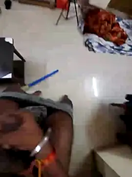 Snapshot of rohit16770 chatting on 02-11-26, 03:22 rohit16770 online show from 02-11-26, 03:22