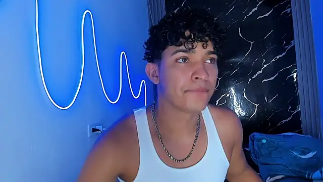 jamescurly00 online show from 01-11-26, 02:05