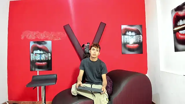 AVENGER BOYS2026 online show from 04-12-26, 07:13