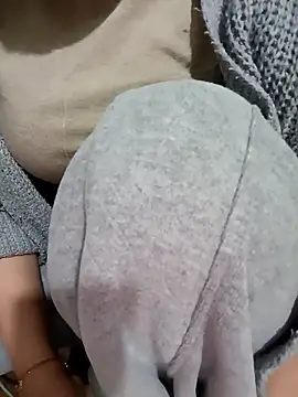 Tulip Giang online show from 01-08-26, 03:42