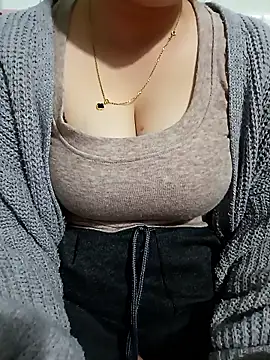 Tulip Giang online show from 01-11-26, 03:39