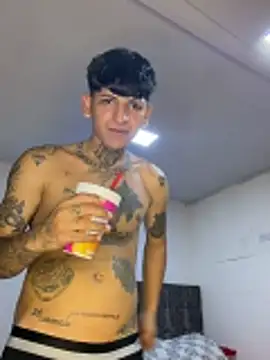 Snapshot of Sam_33_sexy_27 chatting on 02-06-26, 06:51 Sam 33 sexy 27 online show from 02-06-26, 06:51