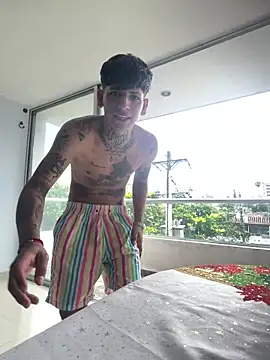 Snapshot of Sam_33_sexy_27 chatting on 02-17-26, 07:20 Sam 33 sexy 27 online show from 02-17-26, 07:20