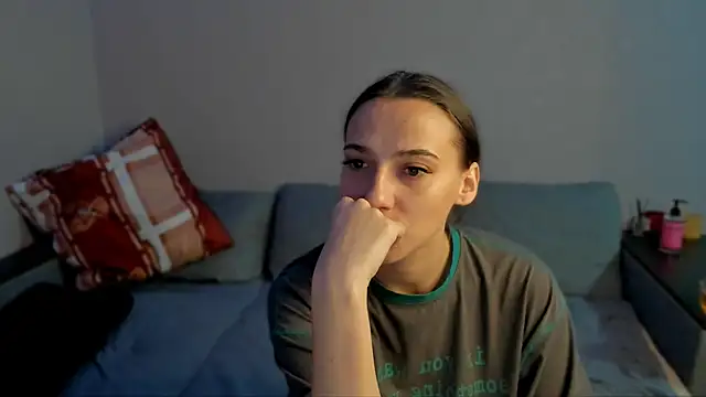 Snapshot of AnnaMized chatting on 02-12-26, 01:28 AnnaMized online show from 02-12-26, 01:28