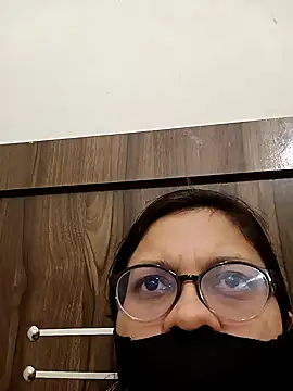 piryasharma005 online show from 02-12-26, 06:36