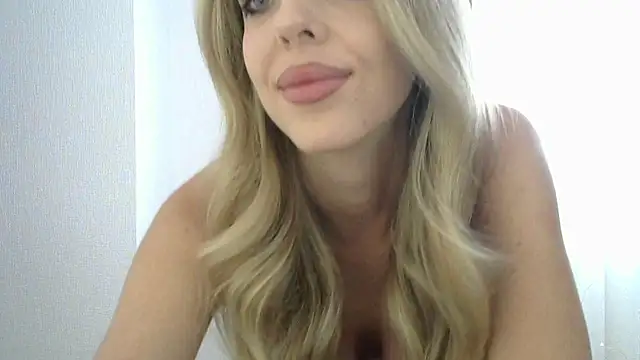 Snapshot of LizaSweetyq chatting on 06-26-26, 12:42 LizaSweetyq online show from 06-26-26, 12:42