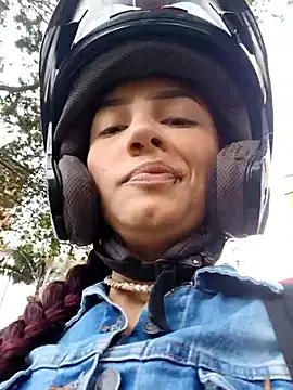 Snapshot of Tamara_gomex chatting on 01-08-26, 01:24 Tamara gomex online show from 01-08-26, 01:24