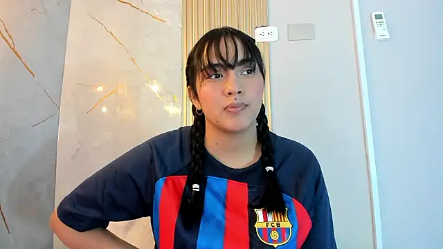 AlanaBlair  online show from 01-10-26, 07:37