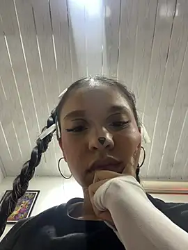 DulceRouss  online show from 03-18-26, 12:41